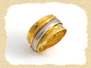 750/ooo Gelbgold-Weigold Ring