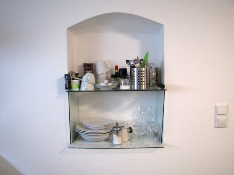 Geschirr, Gl�ser und Tassen...