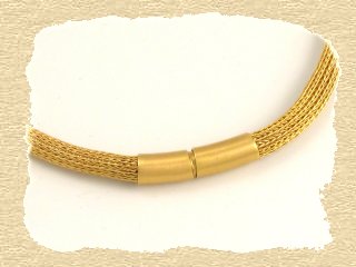 Handgestricktes Collier aus 750/ooo Gelbgold