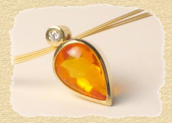 Feinster Feueropal mit Diamant - 750/Gelbgold