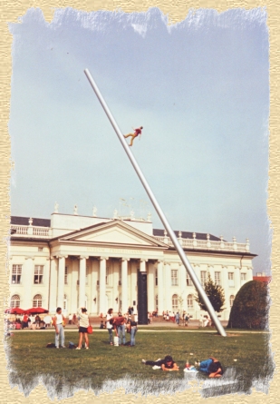 "Man walking to the Sky" - Jonathan Borofsky - documenta 9 - 1992 - Photo: H.U.Burgtorff